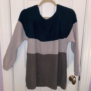 ADORABLE COLOR BLOCK SWEATER!!